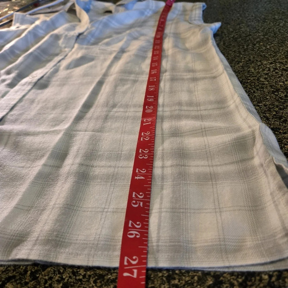 UNTUCKit Villefranche Button Up Sleeveless Gray & White Plaid Women’s 12 (L) - Picture 11 of 12